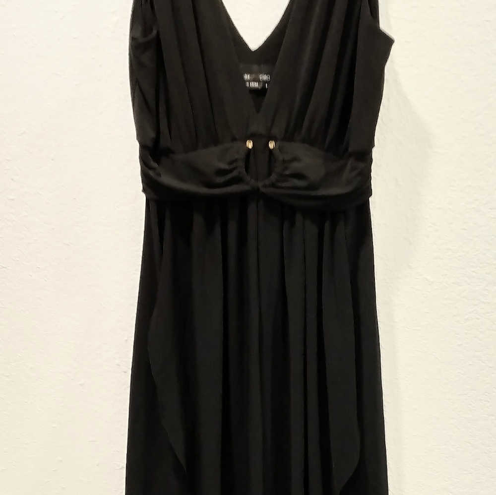 Max and Chloe Lil Black Dress